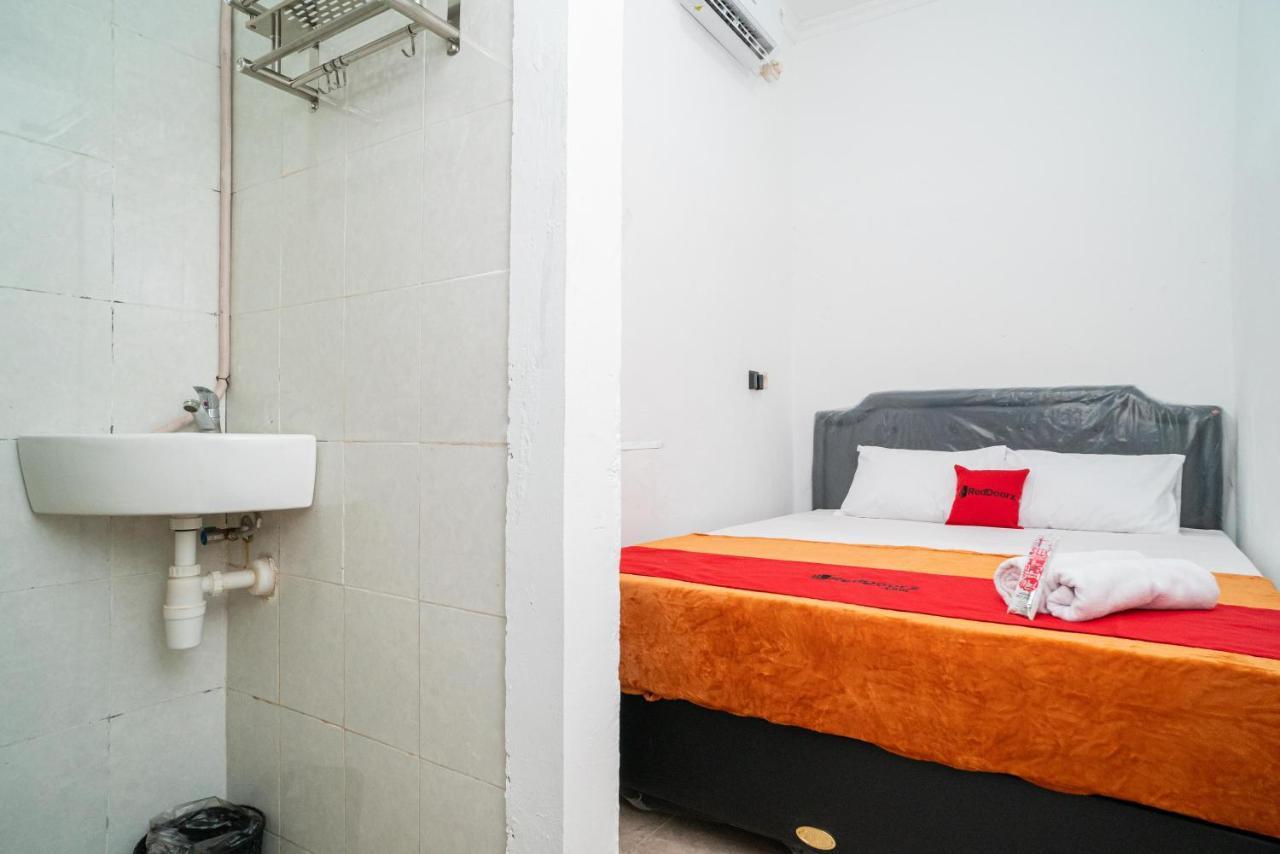 Reddoorz @ Aralia Harapan Indah Hotel Pulokendal Екстериор снимка